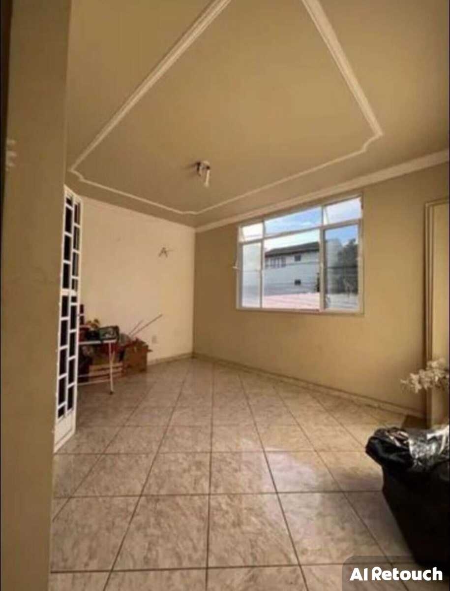 Casa à venda com 3 quartos, 220m² - Foto 2