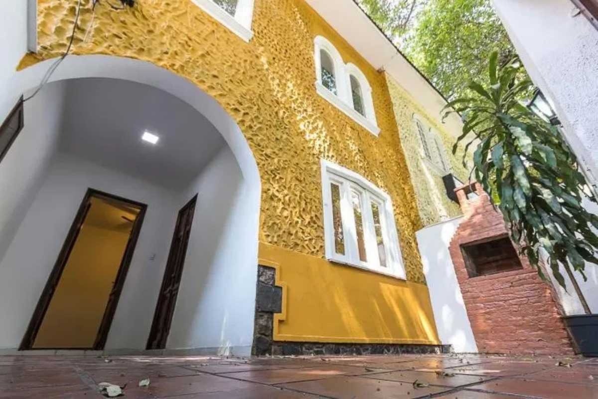 Casa à venda com 2 quartos, 145m² - Foto 1