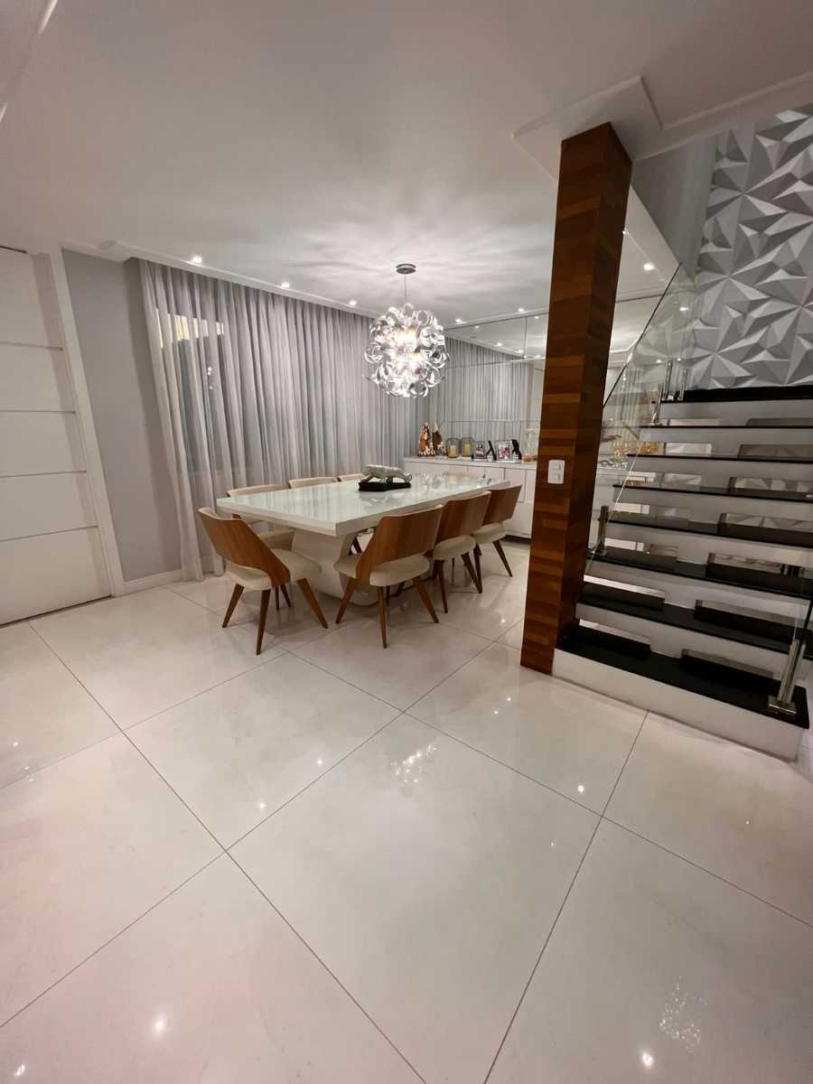 Casa à venda com 4 quartos, 350m² - Foto 15