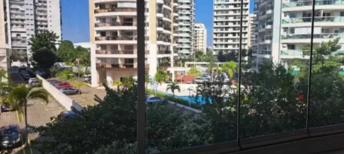 Apartamento à venda com 4 quartos, 227m² - Foto 2