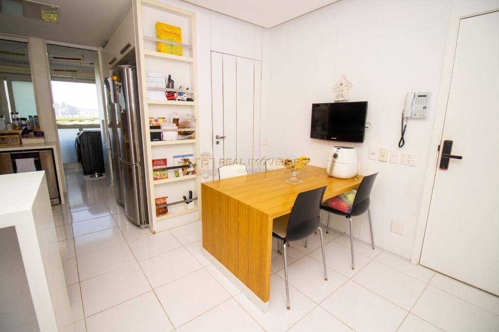 Apartamento à venda com 4 quartos, 333m² - Foto 13