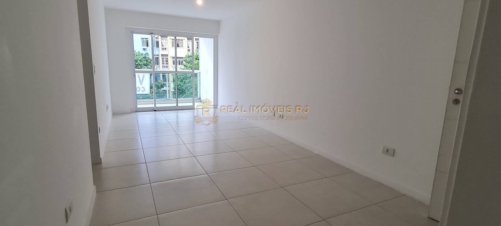 Apartamento à venda com 3 quartos, 94m² - Foto 1