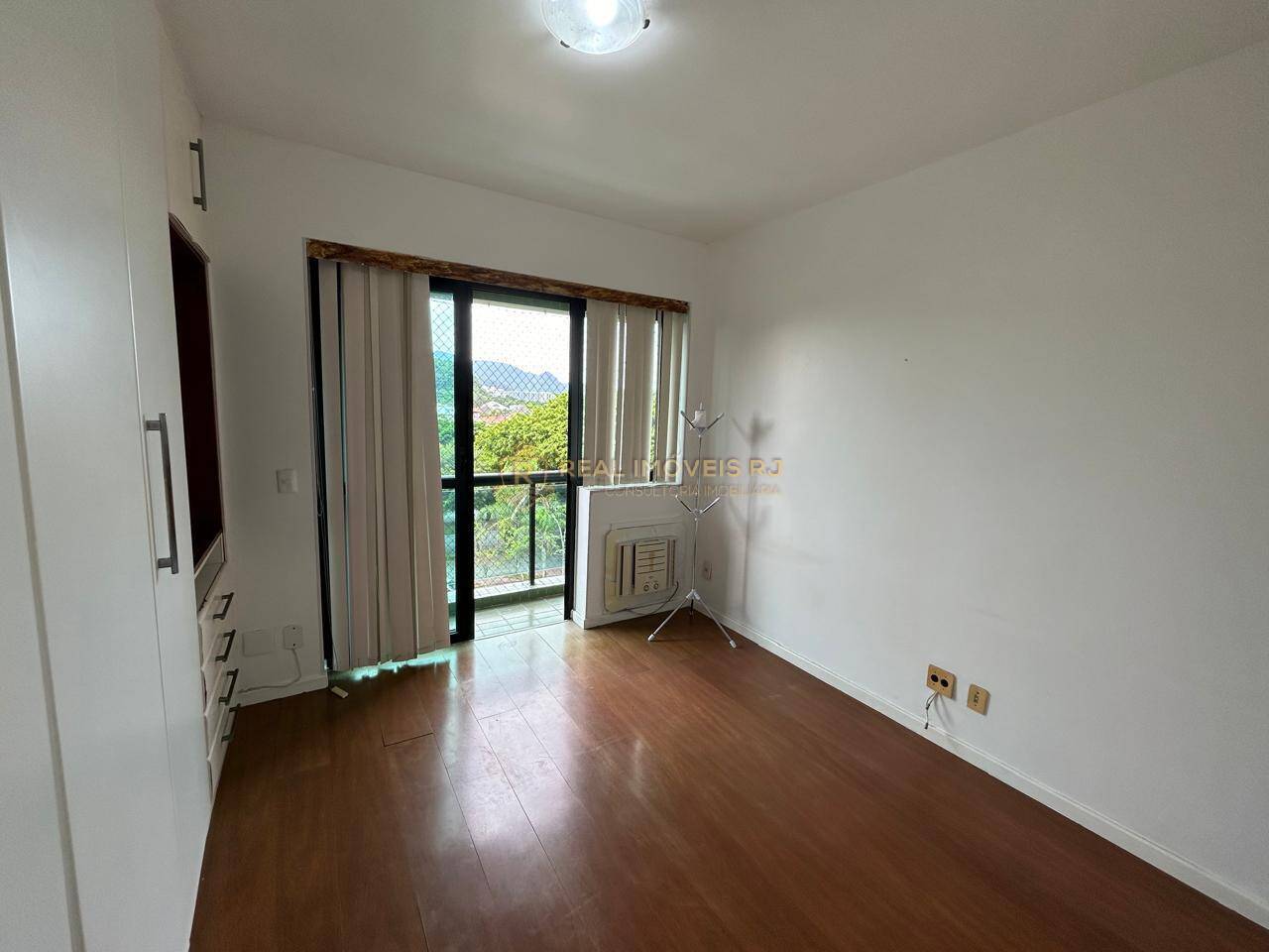 Apartamento à venda com 3 quartos, 101m² - Foto 9