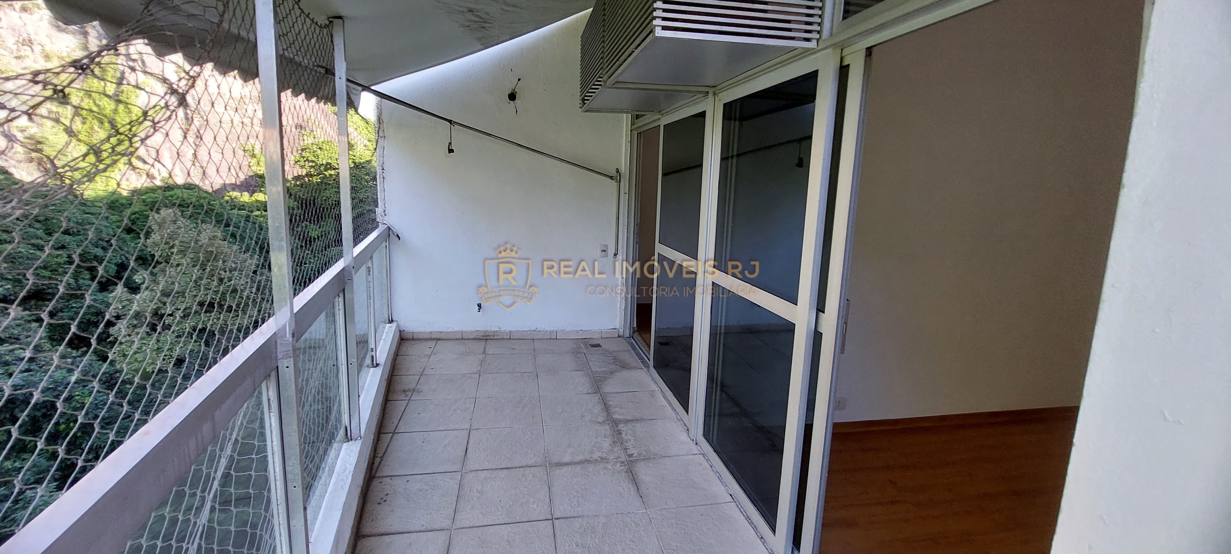 Apartamento à venda com 4 quartos, 200m² - Foto 4