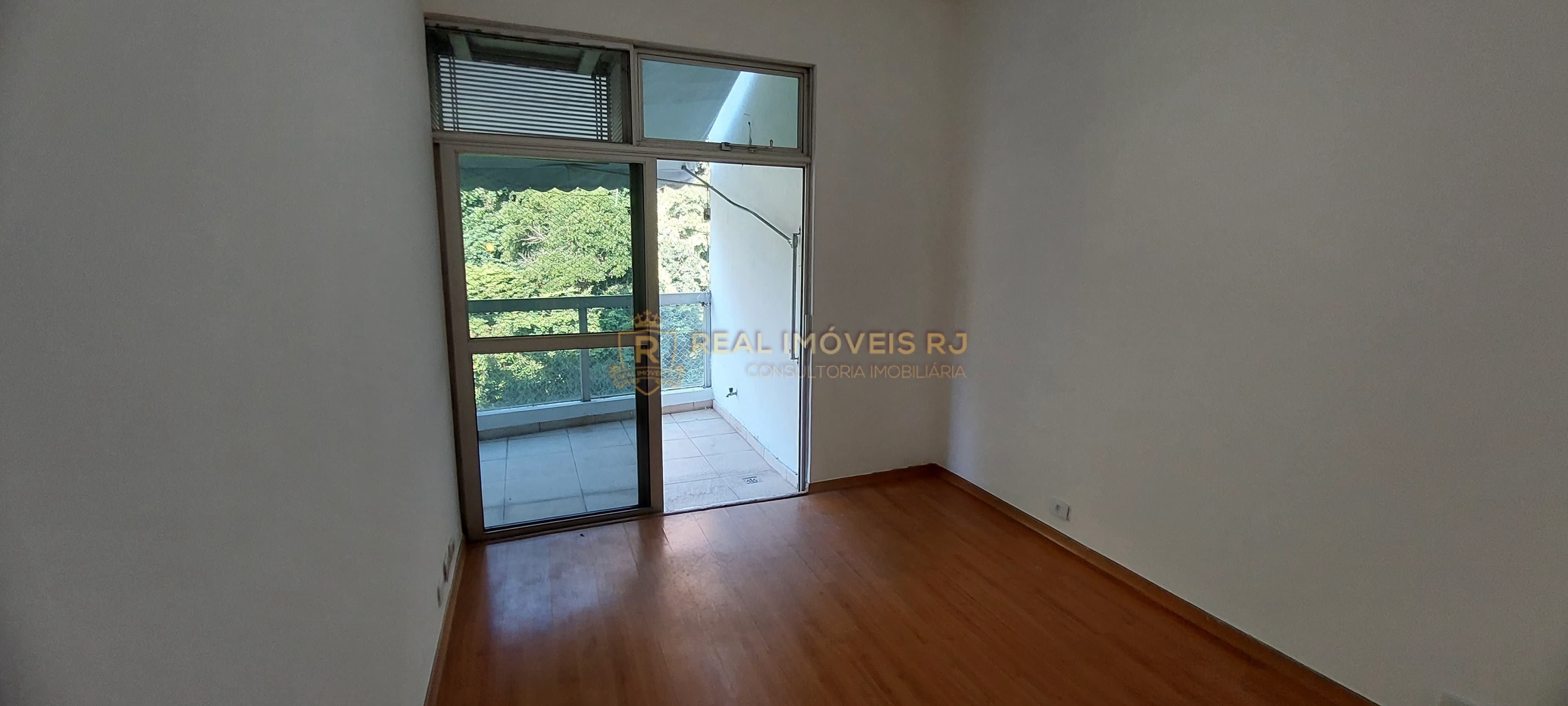 Apartamento à venda com 4 quartos, 200m² - Foto 17