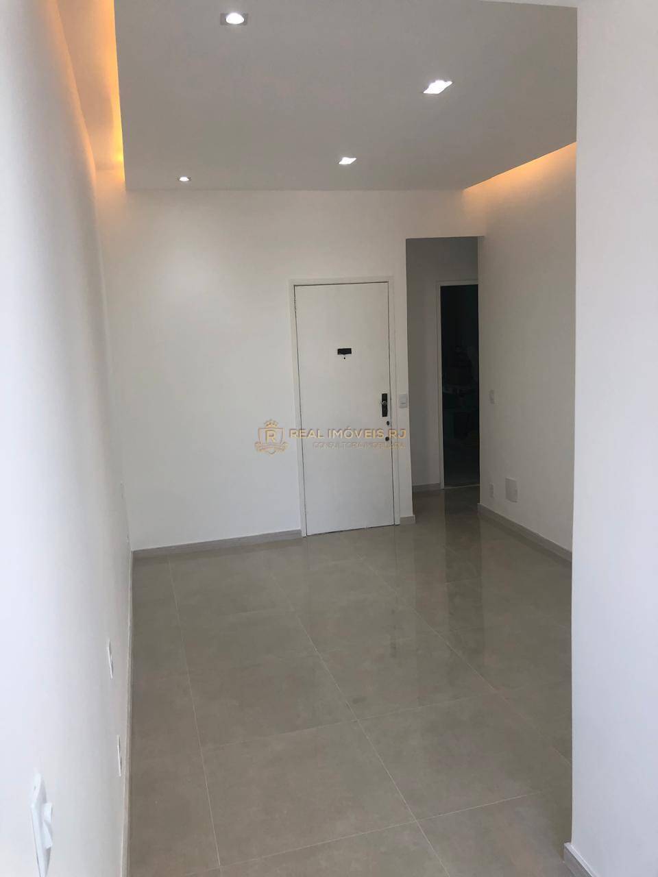 Apartamento à venda com 2 quartos, 72m² - Foto 1