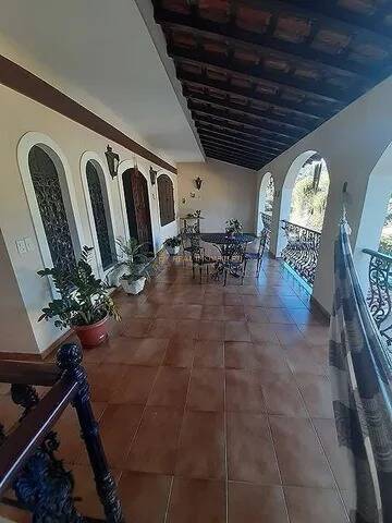 Casa à venda com 4 quartos, 450m² - Foto 2