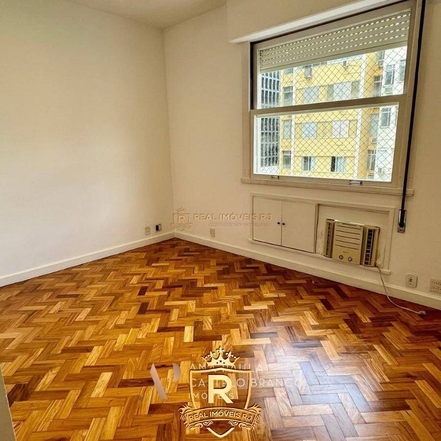 Apartamento à venda com 3 quartos, 125m² - Foto 3