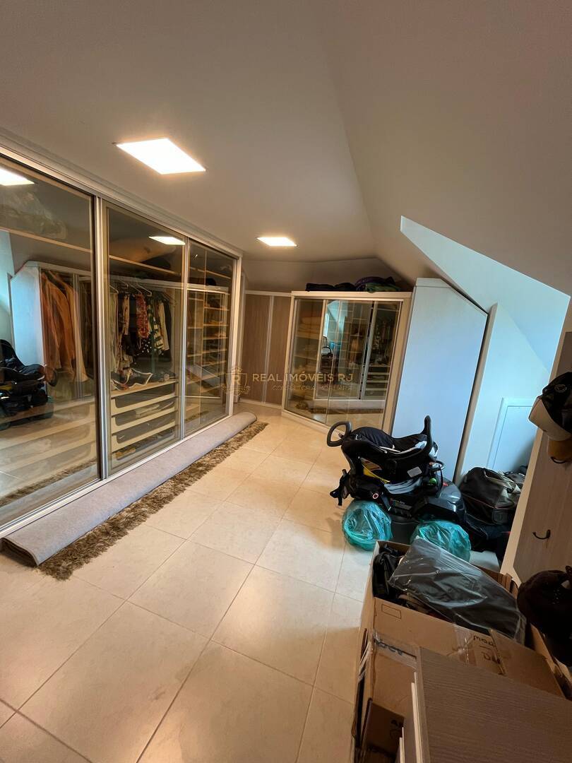 Casa à venda com 4 quartos, 200m² - Foto 31