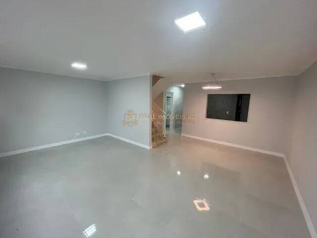 Casa à venda com 5 quartos, 226m² - Foto 3