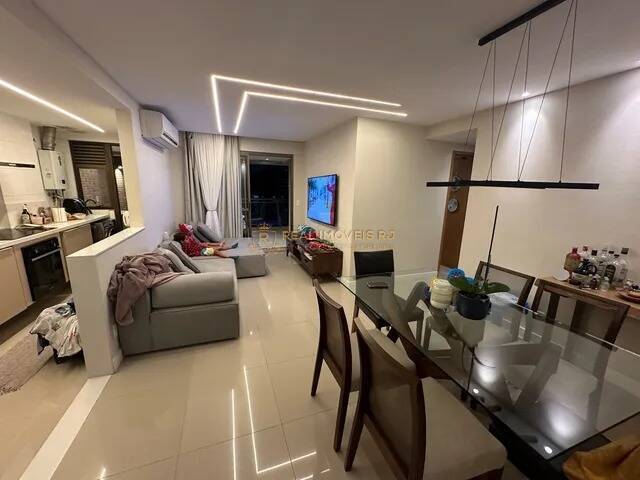 Apartamento à venda com 3 quartos, 160m² - Foto 1