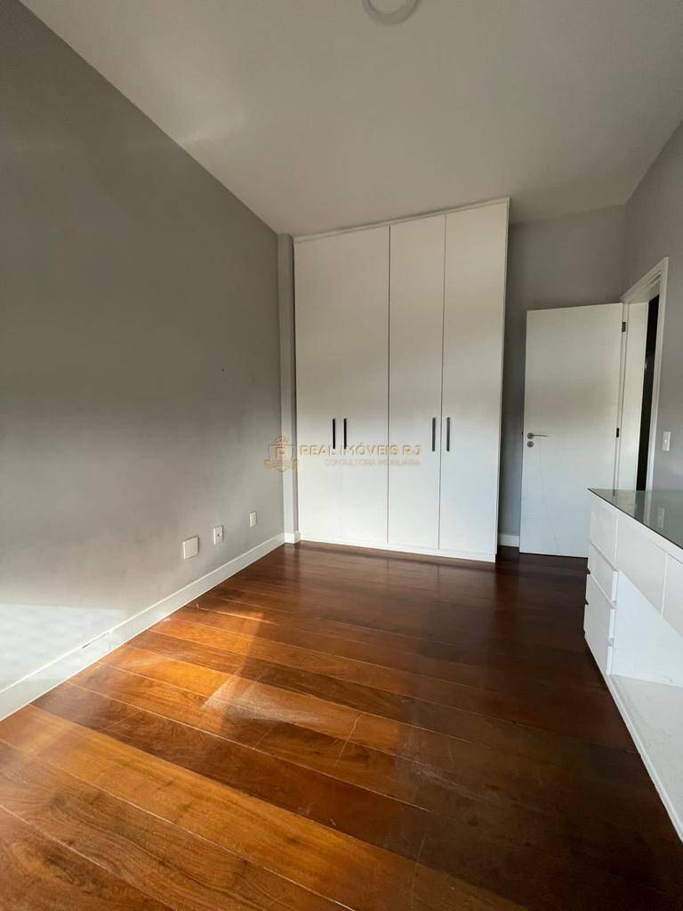 Apartamento à venda com 4 quartos, 210m² - Foto 17