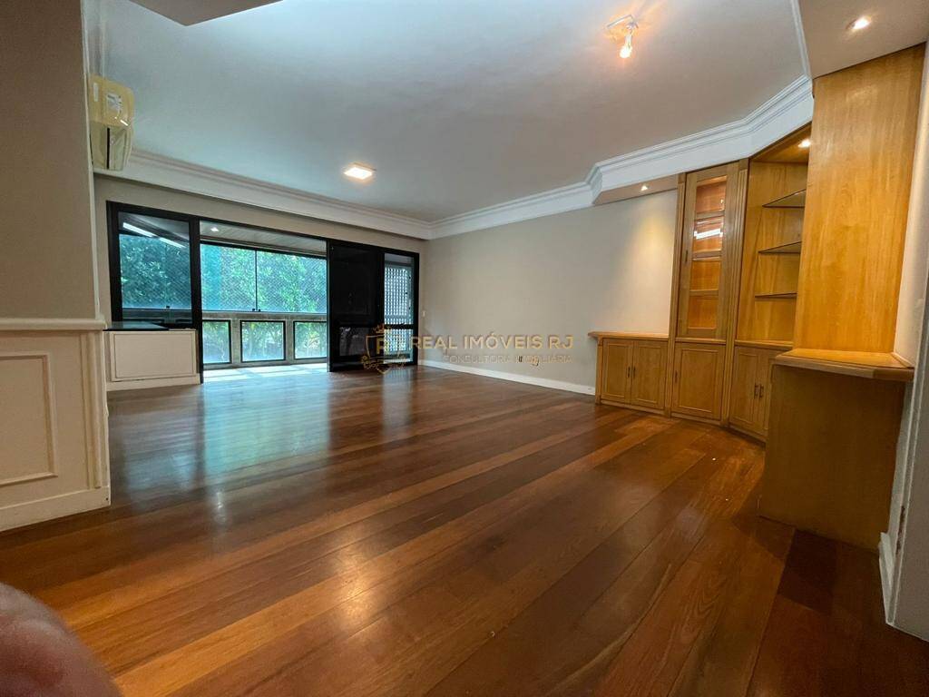 Apartamento à venda com 4 quartos, 210m² - Foto 25