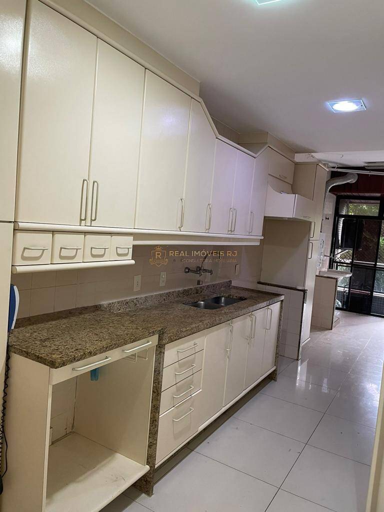 Apartamento à venda com 4 quartos, 210m² - Foto 23