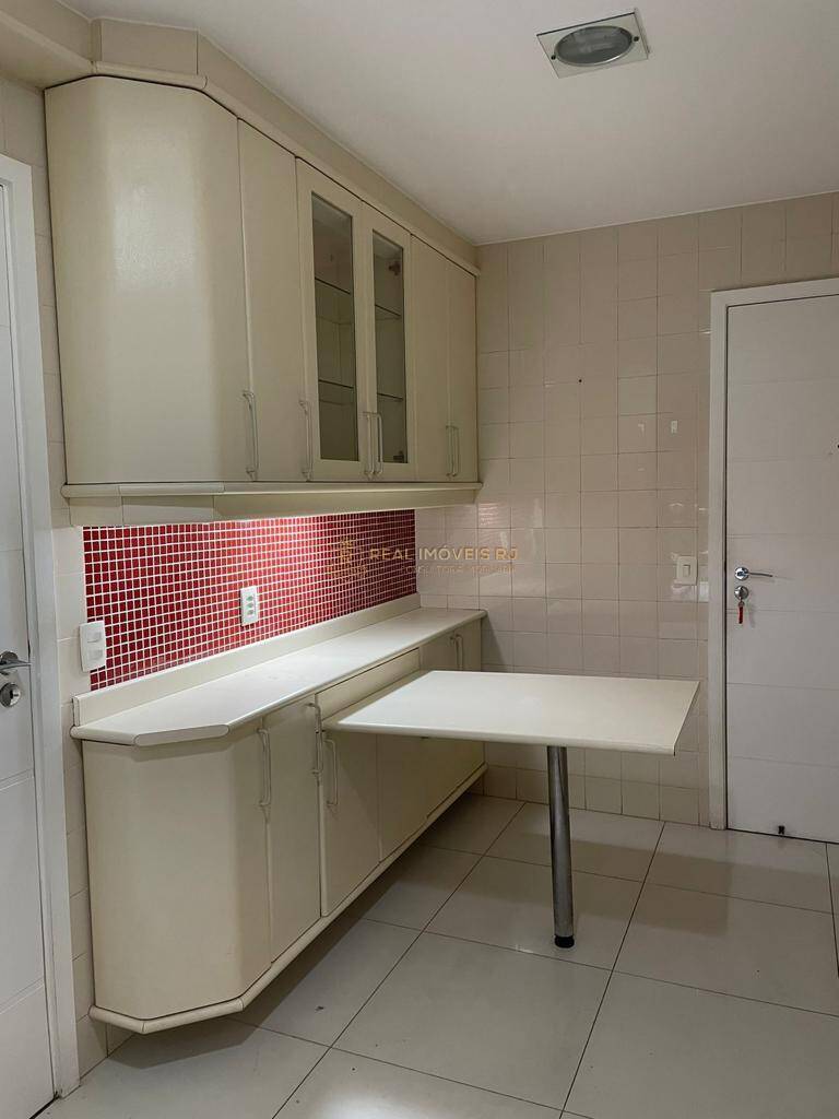 Apartamento à venda com 4 quartos, 210m² - Foto 24