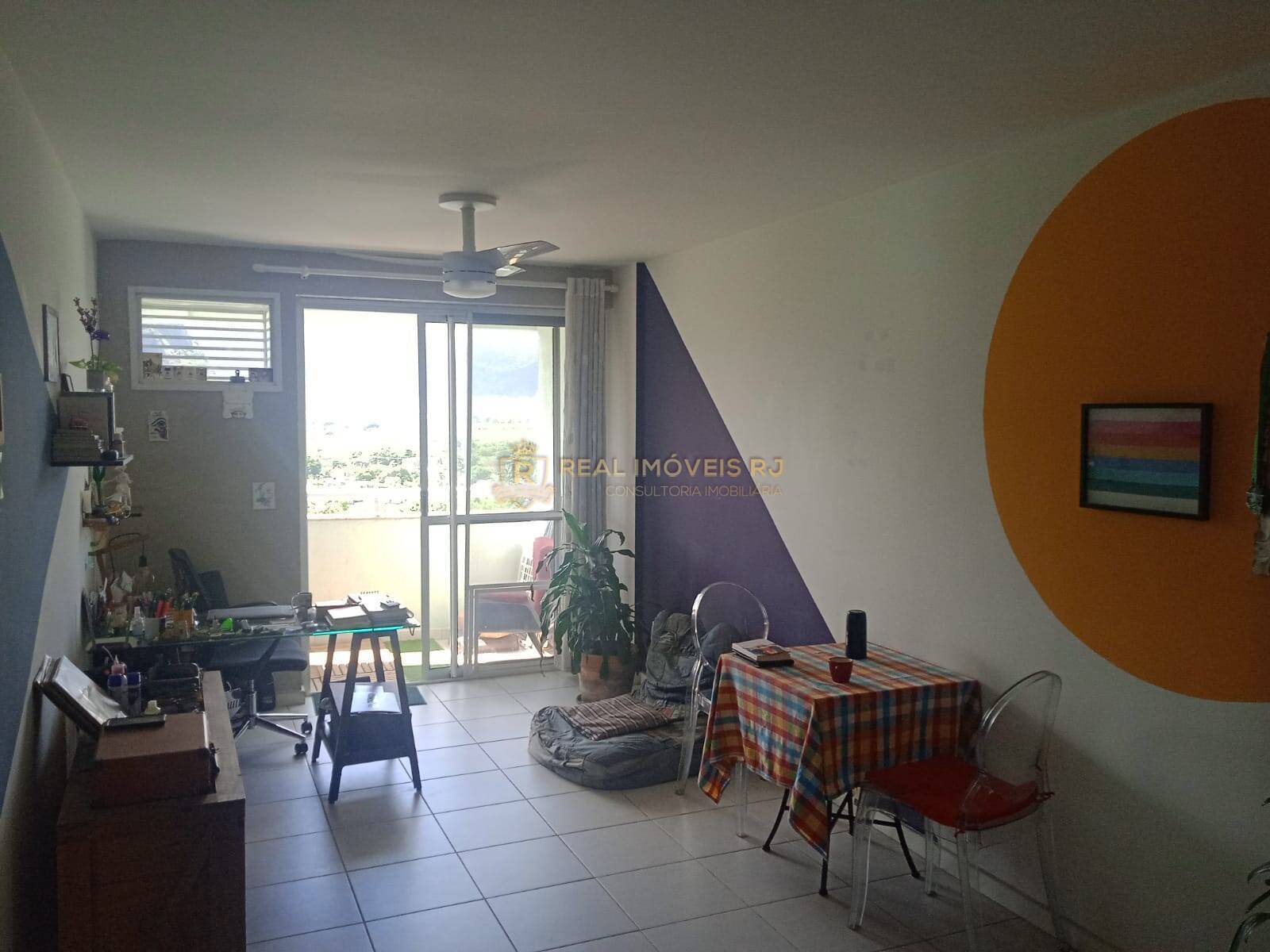 Apartamento à venda com 2 quartos, 77m² - Foto 2