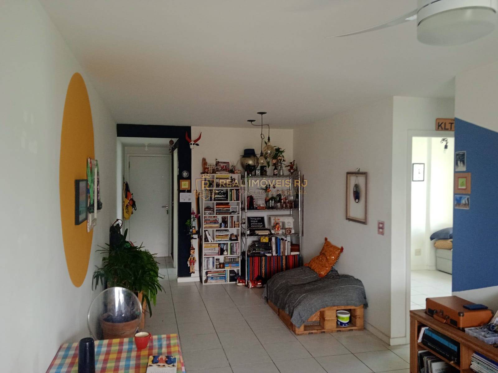 Apartamento à venda com 2 quartos, 77m² - Foto 4