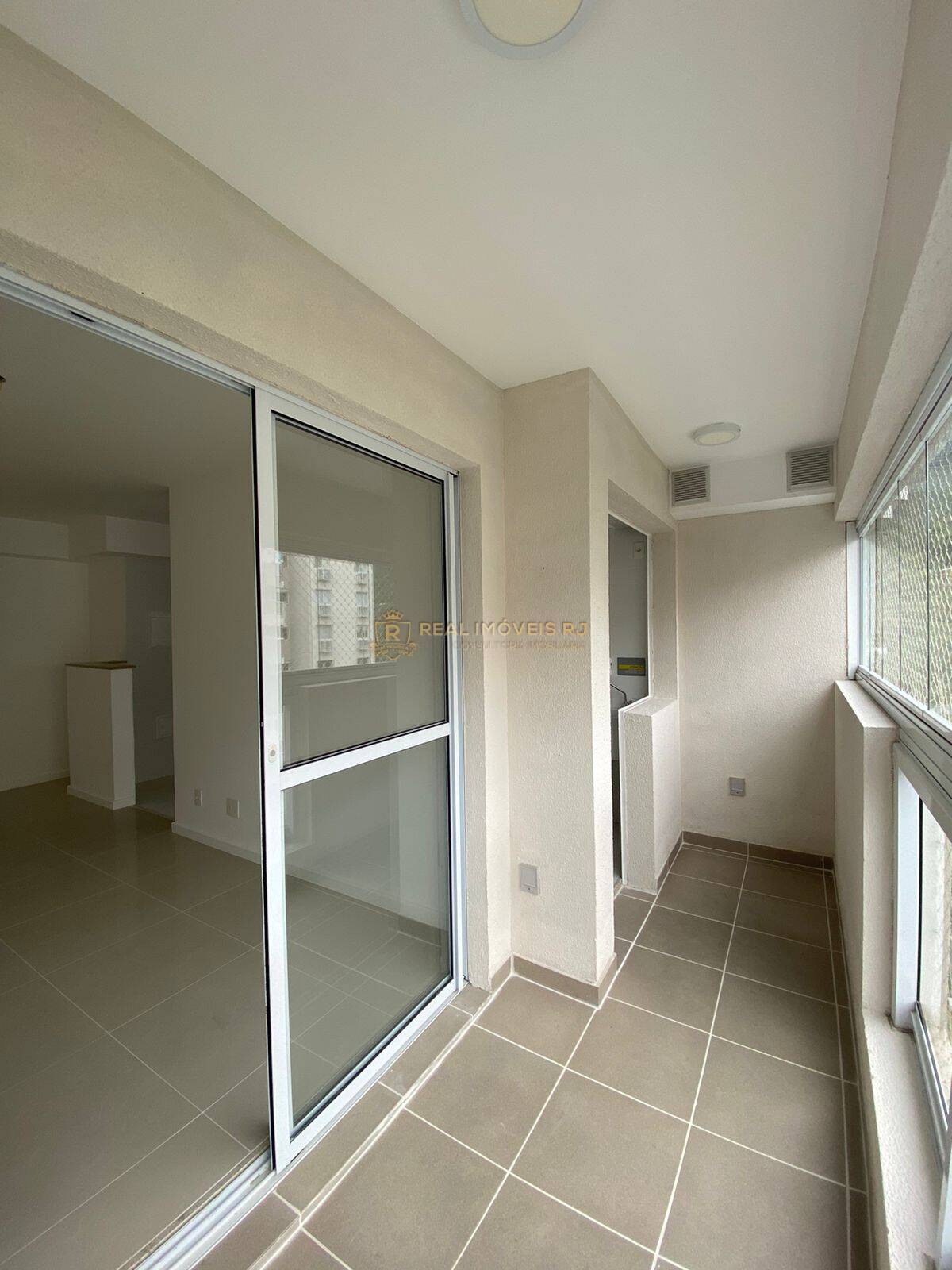 Apartamento à venda com 2 quartos, 60m² - Foto 9