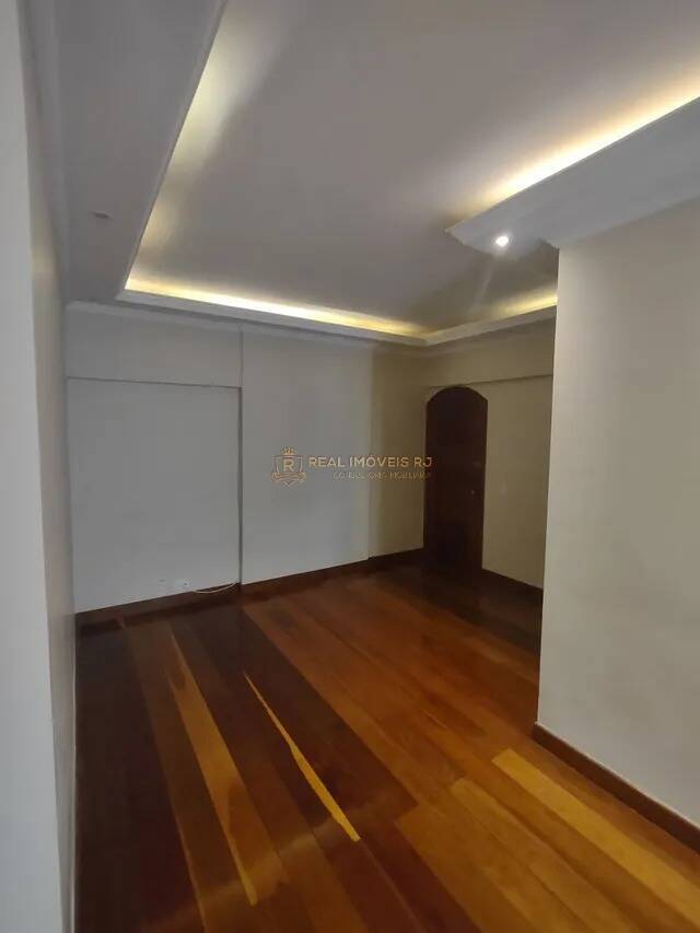 Apartamento à venda com 2 quartos, 75m² - Foto 2