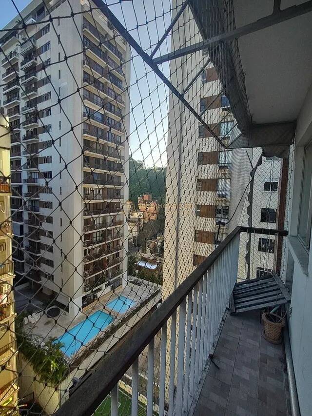 Apartamento à venda com 2 quartos, 75m² - Foto 11