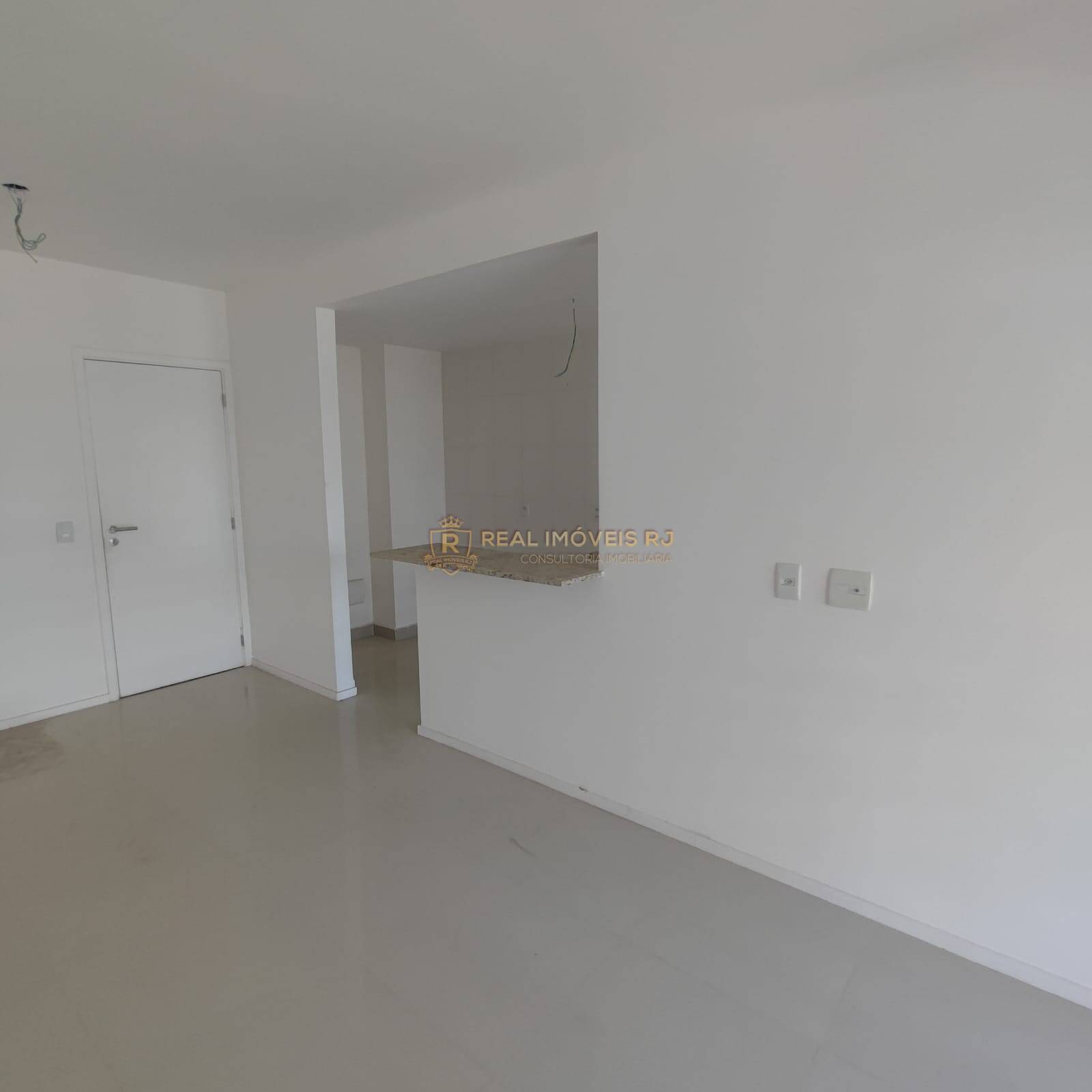 Apartamento à venda com 2 quartos, 75m² - Foto 3