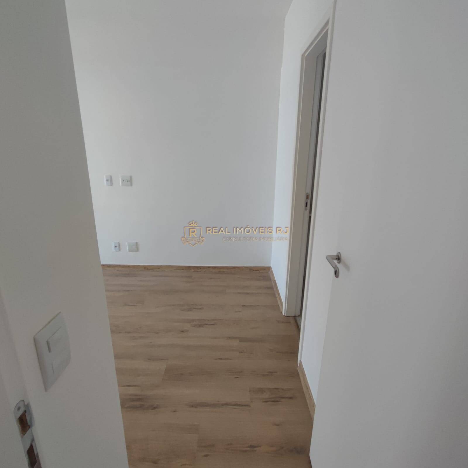 Apartamento à venda com 2 quartos, 75m² - Foto 13