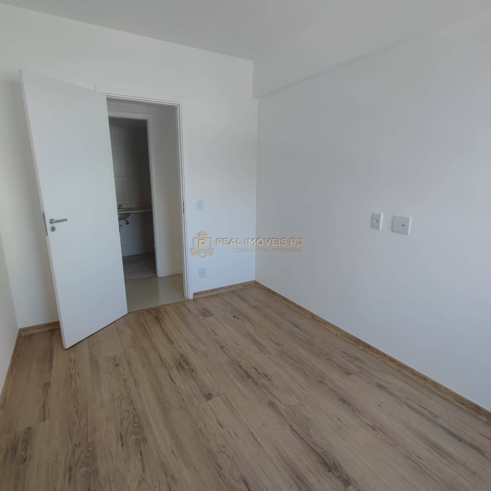 Apartamento à venda com 2 quartos, 75m² - Foto 11