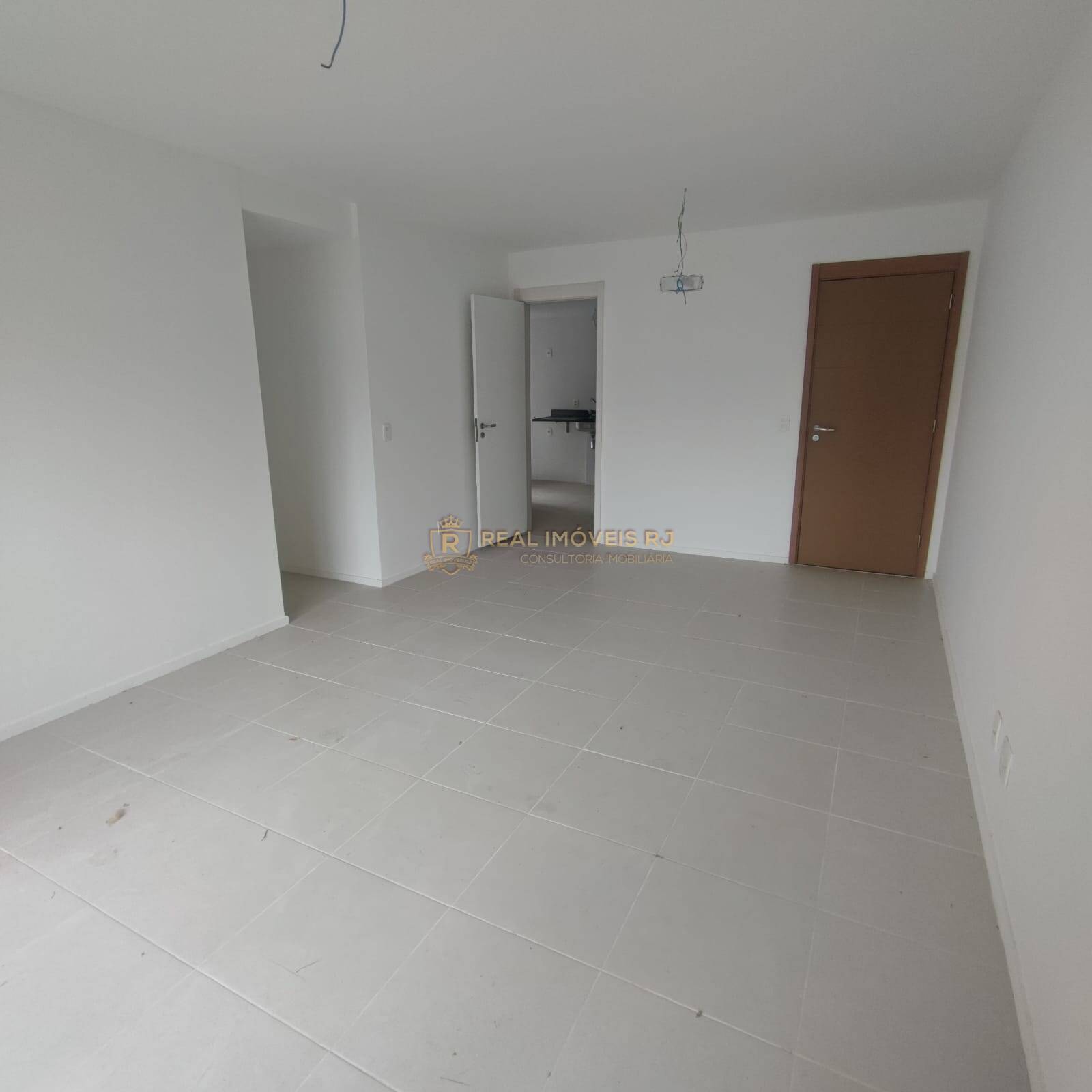 Apartamento à venda com 3 quartos, 150m² - Foto 4