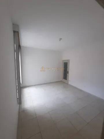 Apartamento à venda com 3 quartos, 76m² - Foto 4