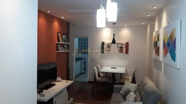 Apartamento à venda com 2 quartos, 70m² - Foto 2