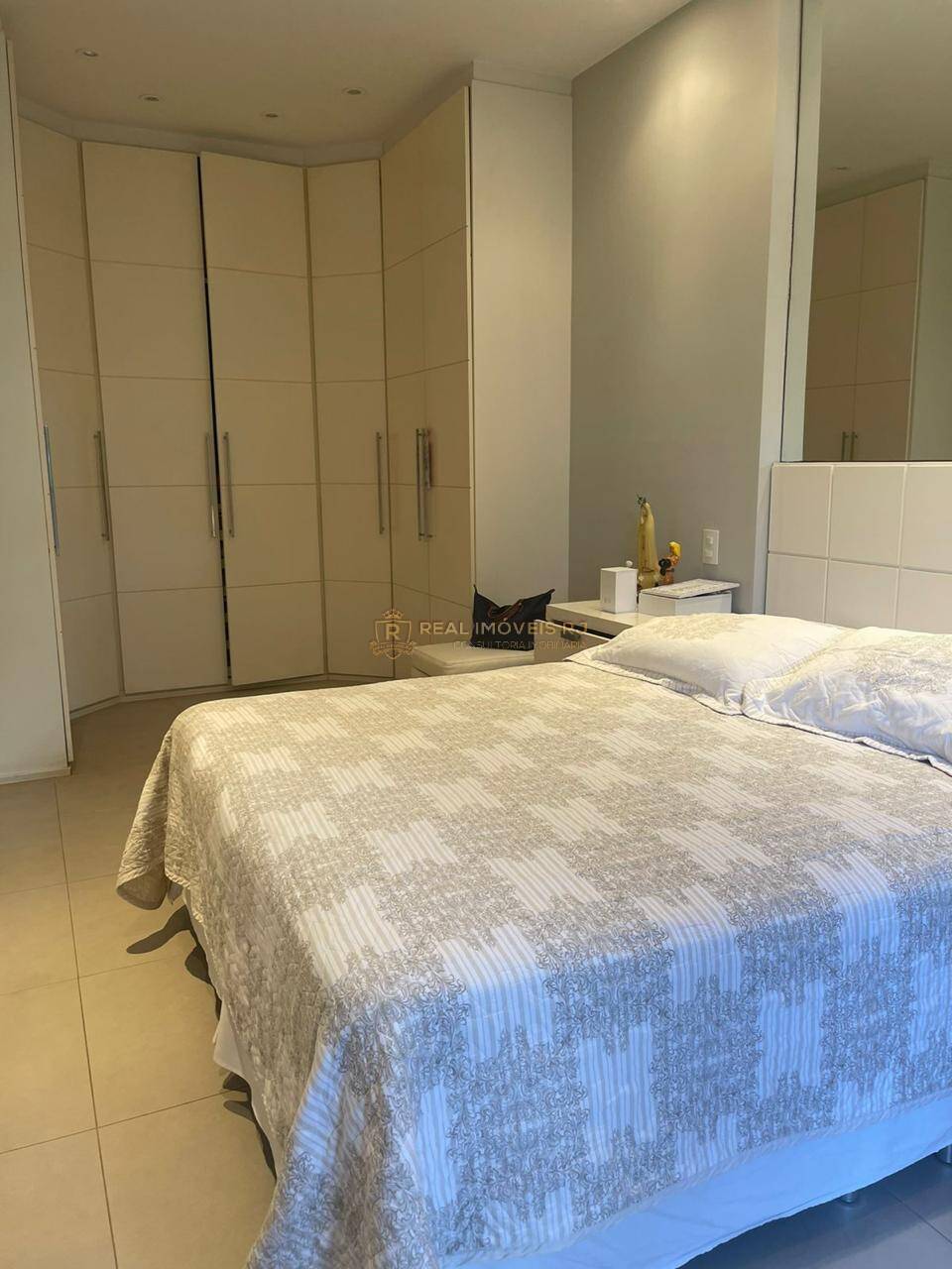 Apartamento à venda com 3 quartos, 160m² - Foto 9