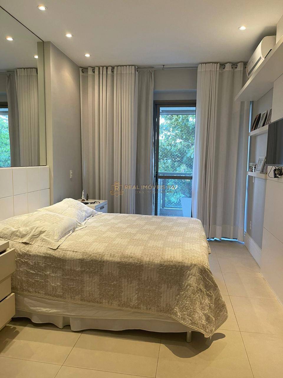 Apartamento à venda com 3 quartos, 160m² - Foto 8