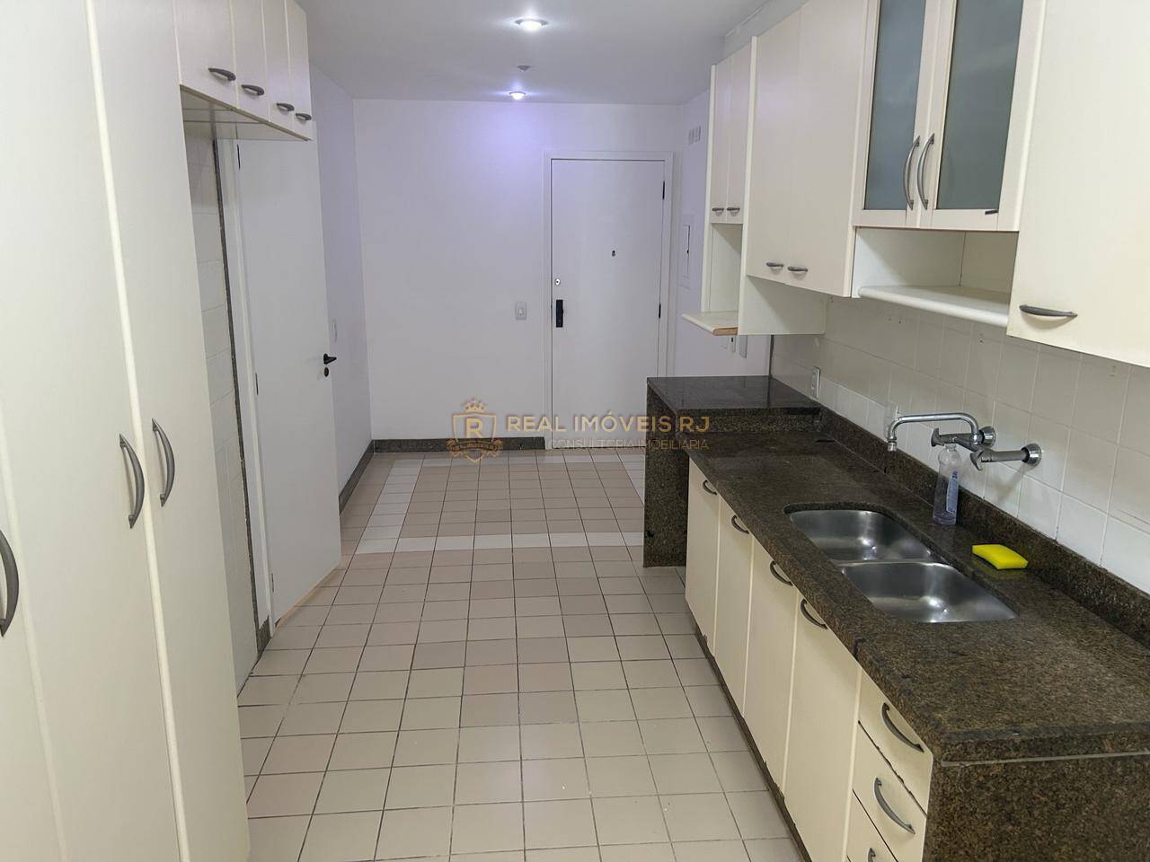 Apartamento à venda com 4 quartos, 210m² - Foto 11