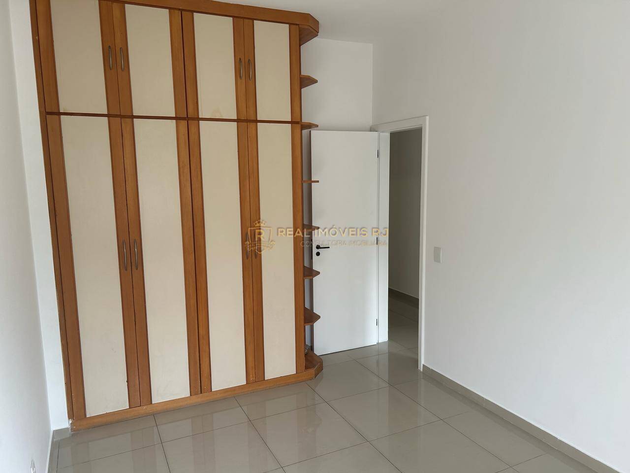 Apartamento à venda com 4 quartos, 210m² - Foto 19