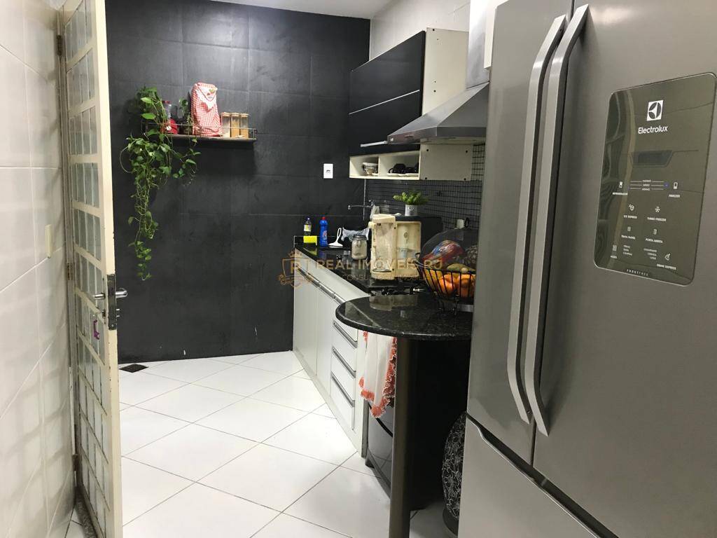 Casa à venda com 2 quartos, 160m² - Foto 7