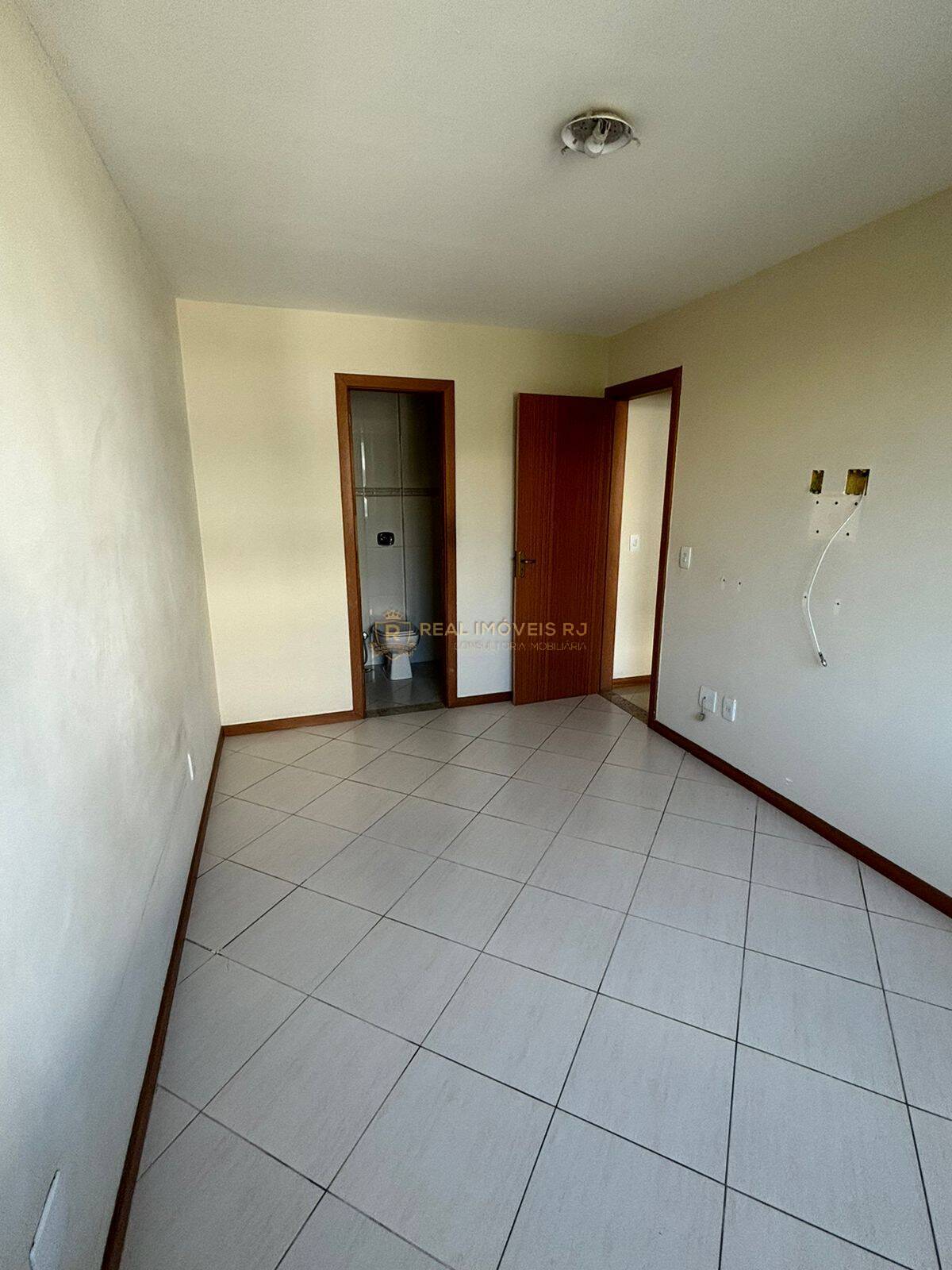 Apartamento à venda com 3 quartos, 86m² - Foto 4