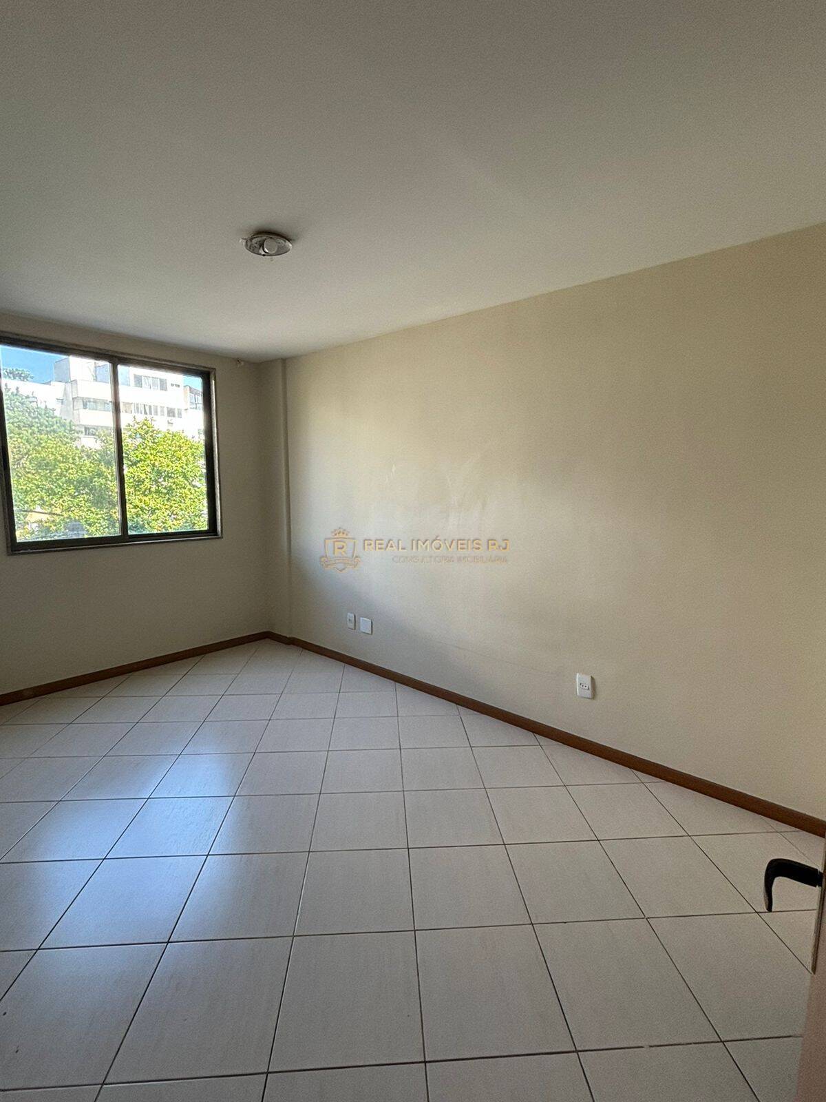 Apartamento à venda com 3 quartos, 86m² - Foto 9