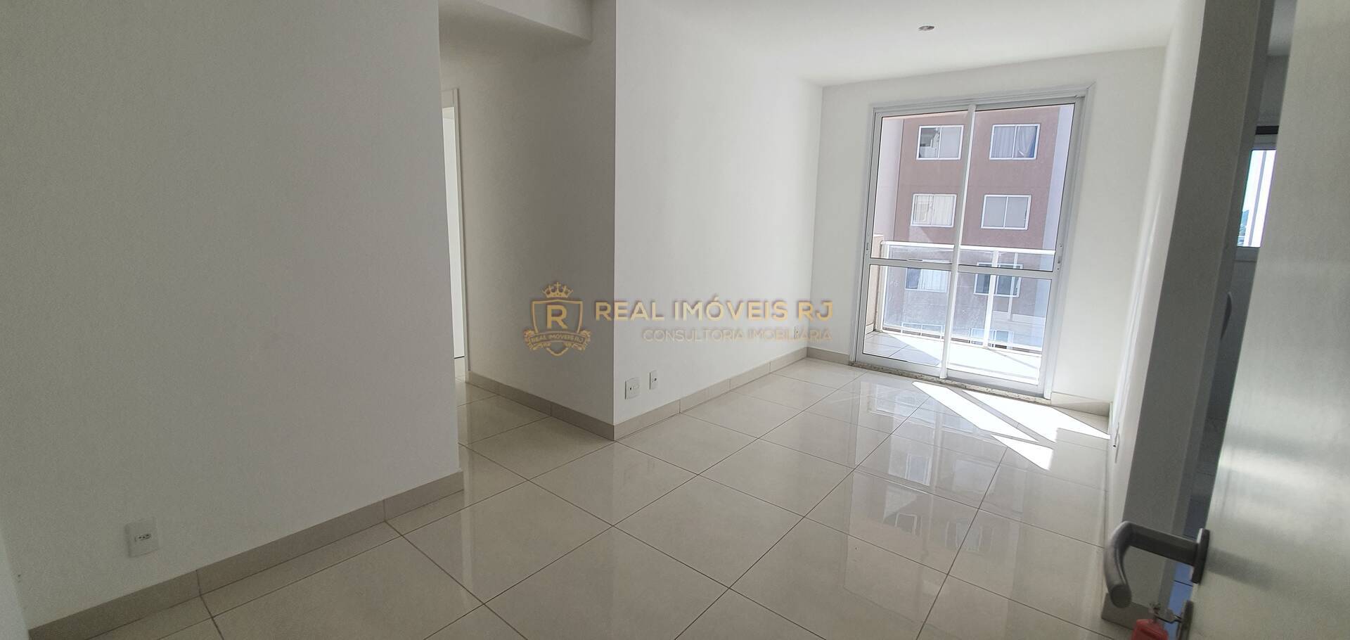 Apartamento à venda com 1 quarto, 45m² - Foto 2