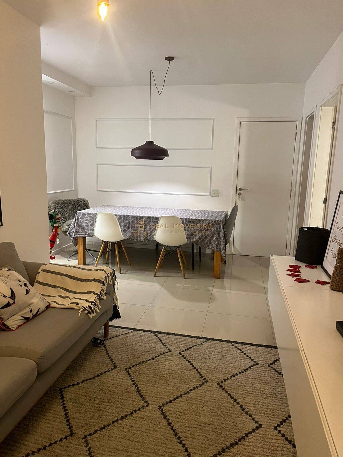 Apartamento à venda com 2 quartos, 82m² - Foto 2