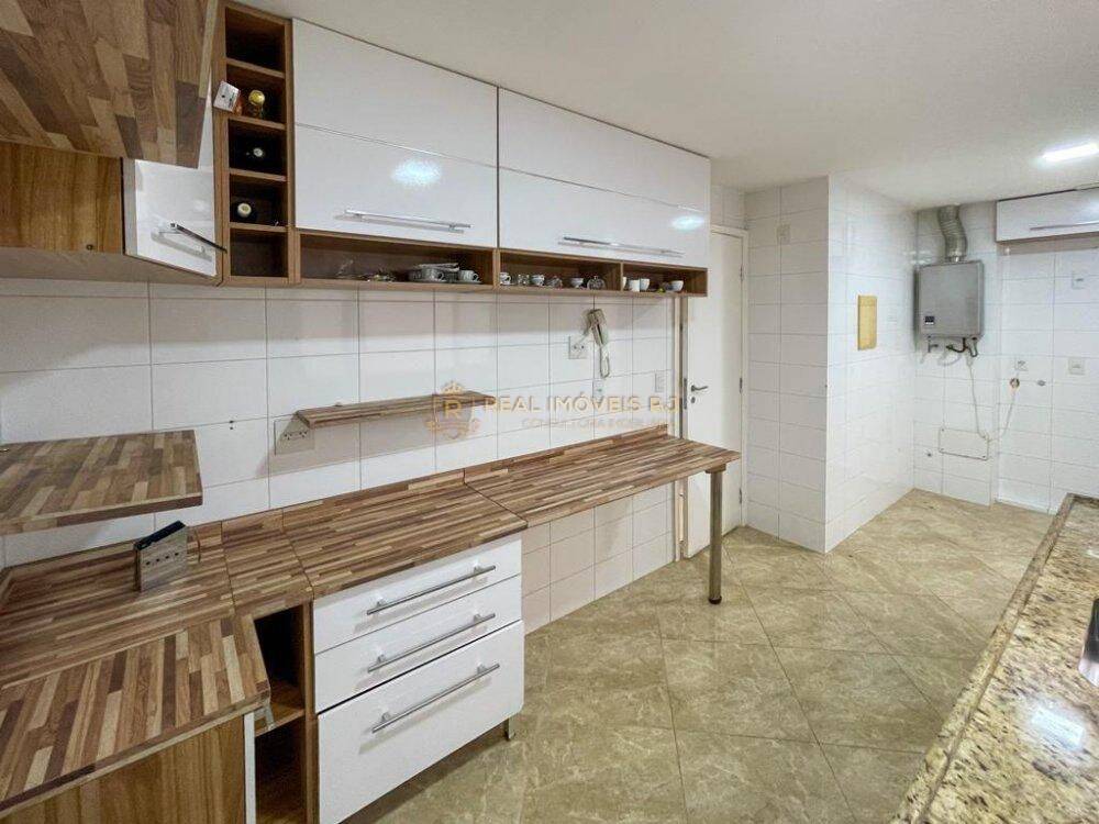 Casa à venda com 4 quartos, 180m² - Foto 3