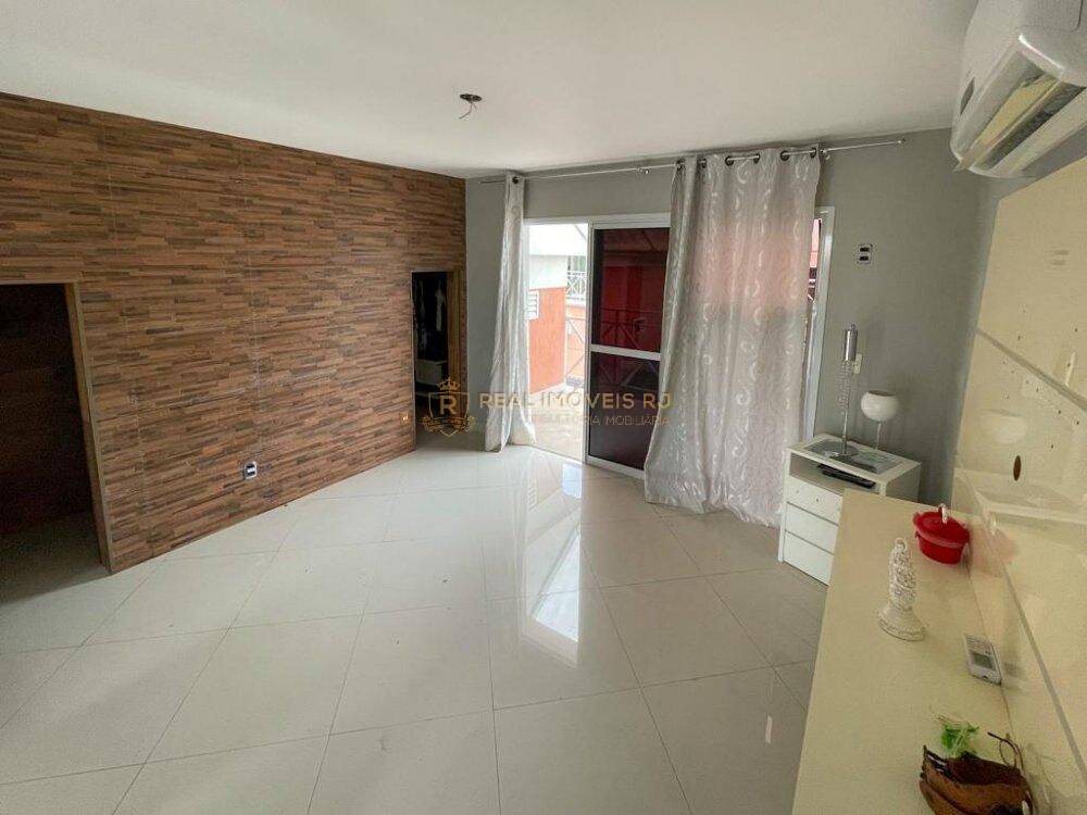 Casa à venda com 4 quartos, 180m² - Foto 4