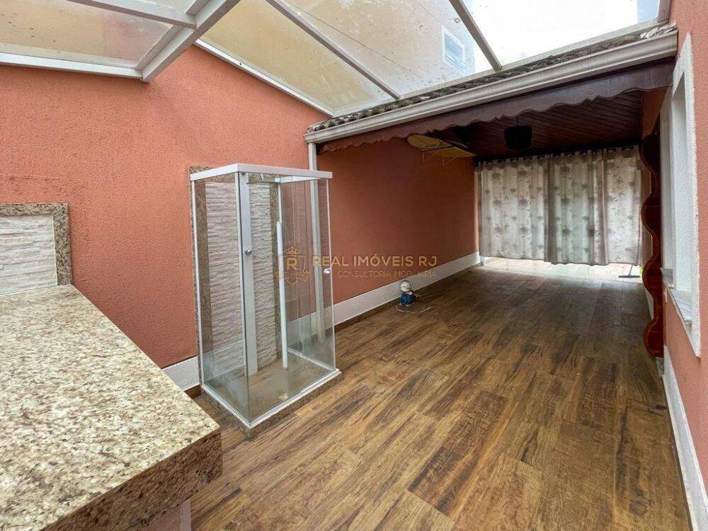 Casa à venda com 4 quartos, 180m² - Foto 10