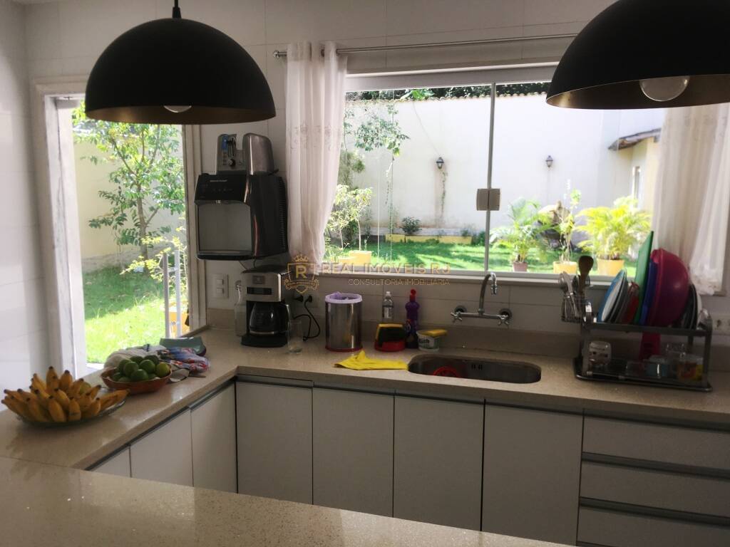 Casa à venda com 5 quartos, 320m² - Foto 13