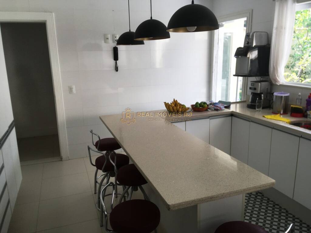 Casa à venda com 5 quartos, 320m² - Foto 14