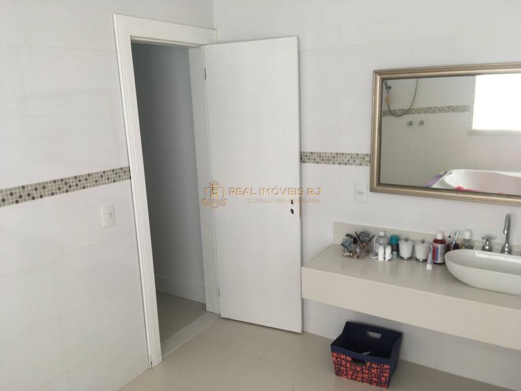 Casa à venda com 5 quartos, 320m² - Foto 43