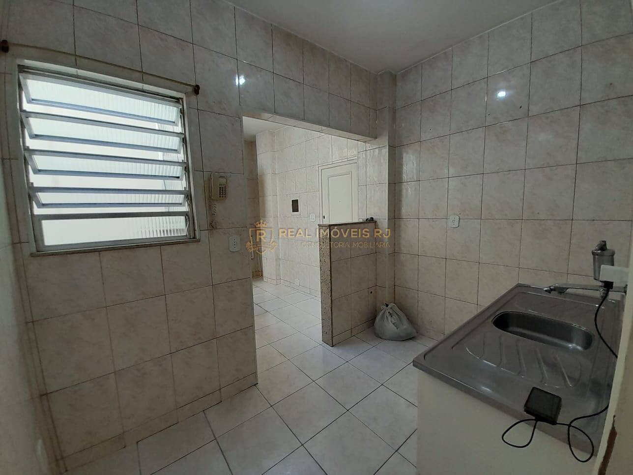 Apartamento à venda com 2 quartos, 71m² - Foto 2