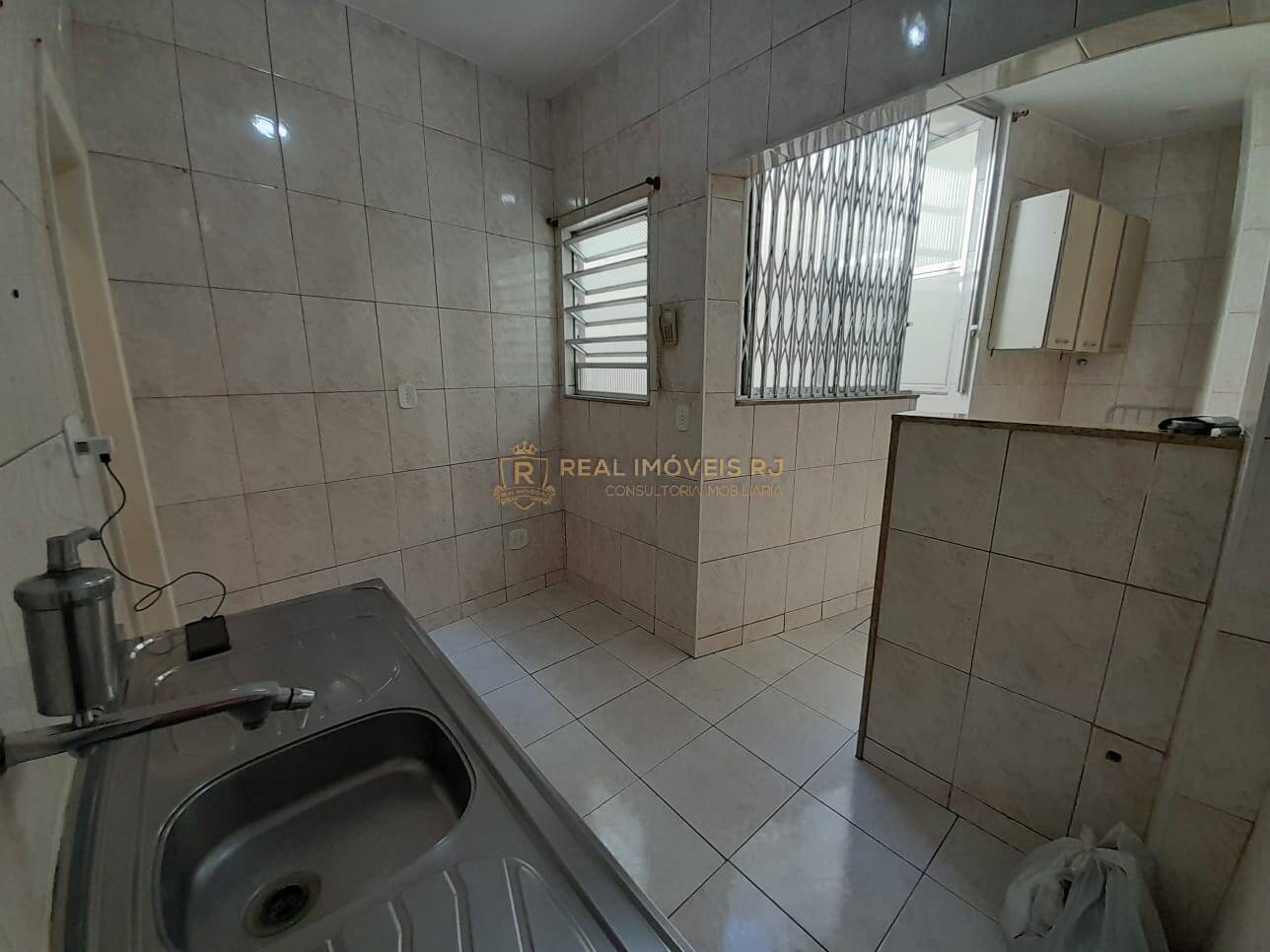 Apartamento à venda com 2 quartos, 71m² - Foto 3