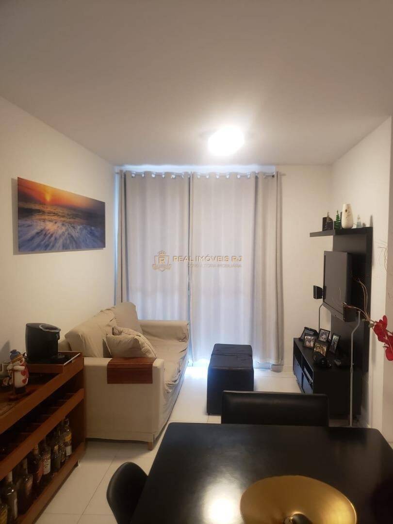 Apartamento à venda com 3 quartos, 92m² - Foto 4