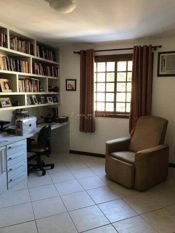 Casa à venda com 5 quartos, 630m² - Foto 14