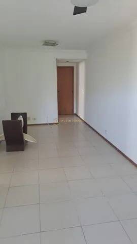 Apartamento à venda com 2 quartos, 67m² - Foto 3